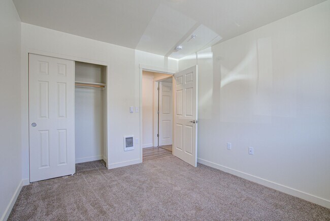 Building Photo - Country Living with Modern Flair: Wake up to the sounds of nature, Live Minutes from Everything