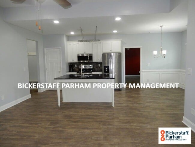 Building Photo - Updated home with an open floor plan, must see!