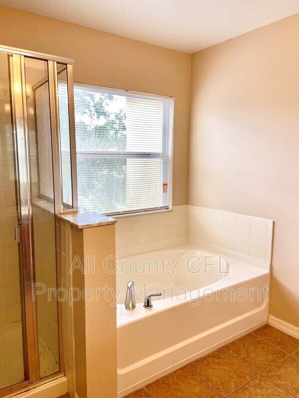 Building Photo - 2539 Aventurine St