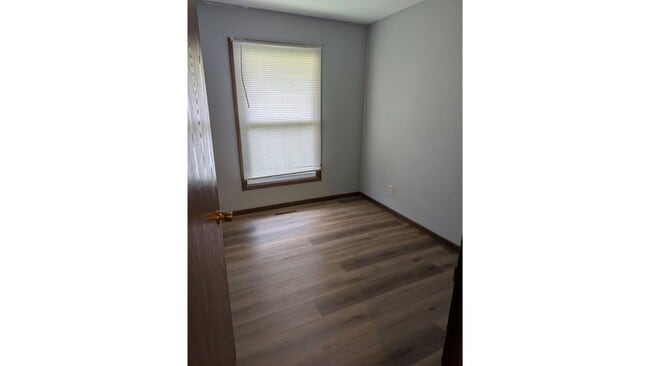 Building Photo - 902 Shup St
