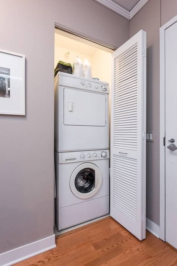 In Unit Free Washer & Dryer - 200 N Jefferson St