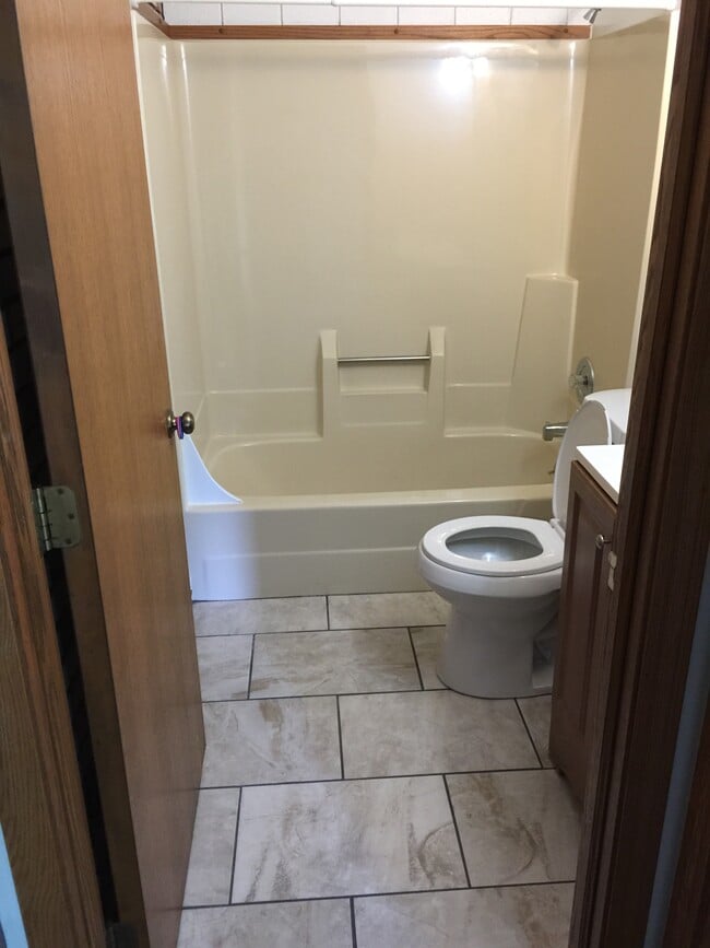 Bathroom - 1401 Springfield Dr