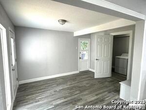 Building Photo - 3606 Versailles Dr