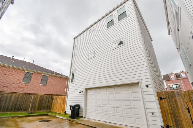 Building Photo - 3712 Link Valley Dr.