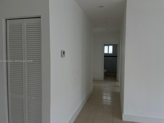 Building Photo - 4729 NW 15th Ave