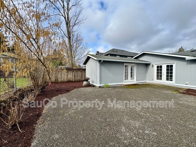 Building Photo - 1734 NE Bryant St