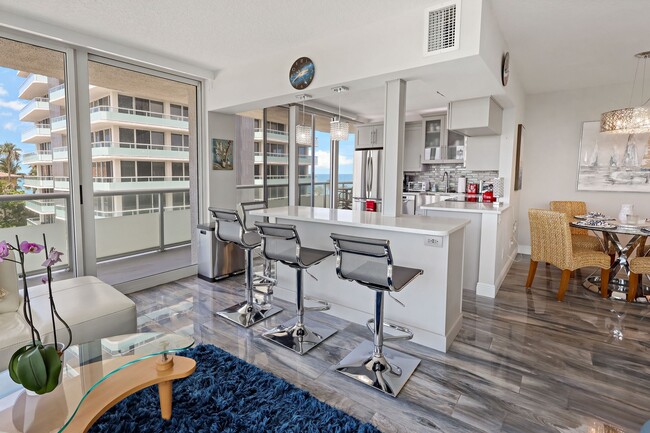 Building Photo - 3554 Ocean Dr