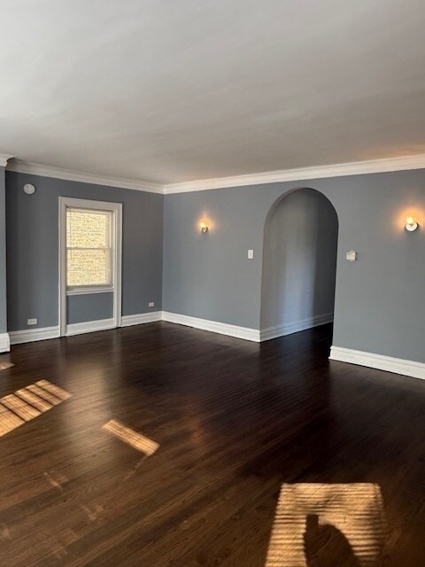 Building Photo - 7333 N Damen Ave