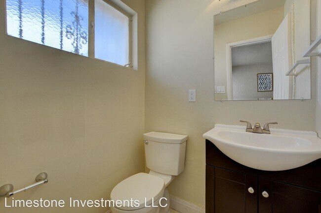 Building Photo - 2 br, 2.5 bath House - 1403 Rexford Place