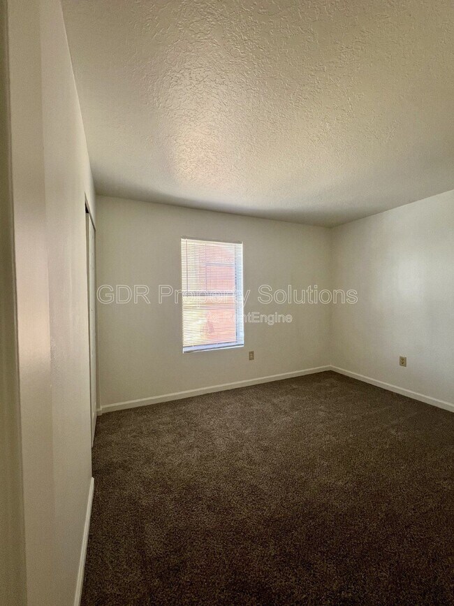 Building Photo - 420 Tennessee St NE