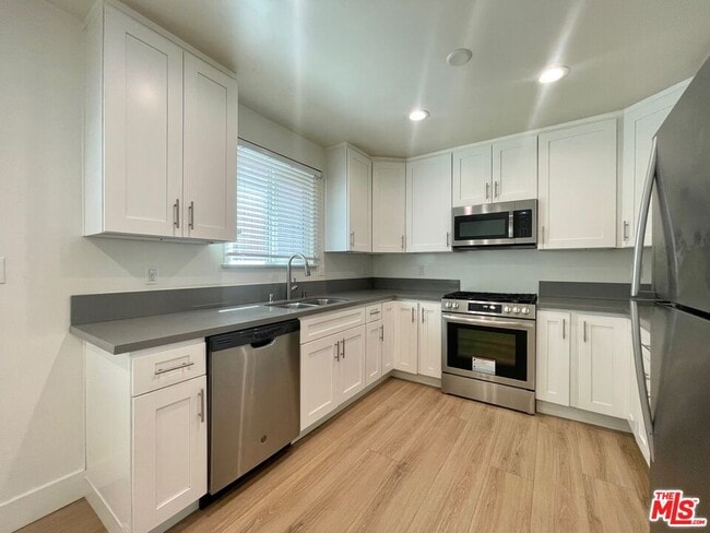 Building Photo - 4441 Tujunga Ave