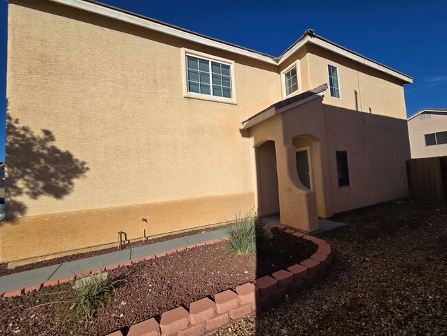 Building Photo - Get $1825 Off Feb 2026 - Move-in no later than Dec 29th!