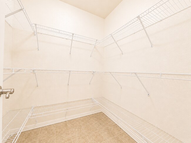 Building Photo - 3 Bedroom condo in Lake Elsinore