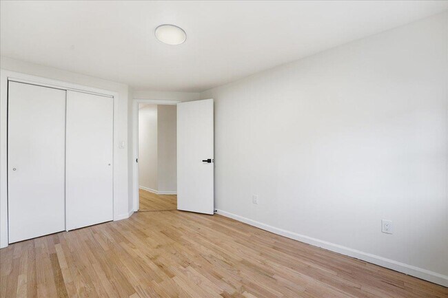 Building Photo - 212 Seaview Ave