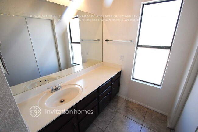 Building Photo - 4545 N 67th Ave