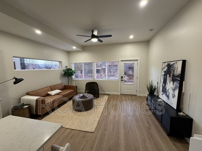 Building Photo - 43 Keystone Ave