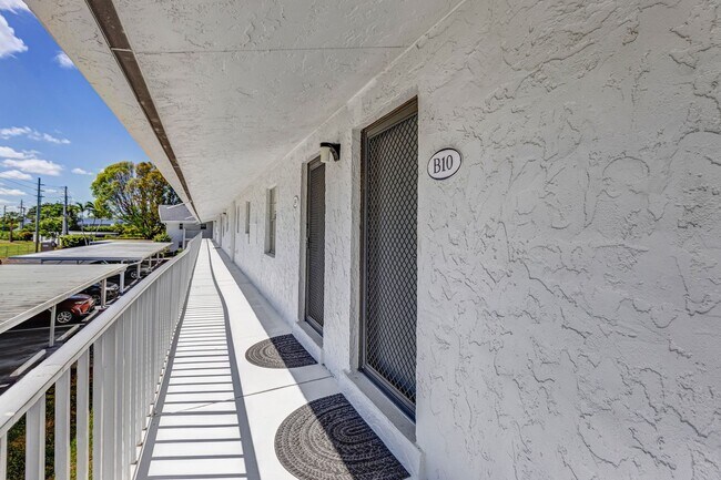 Building Photo - ** PARK SHORE ** 2 BED / 2 BATH - CONDO - 55+ COMMUNITY - SEASONAL OR SHORT TERM RENTAL