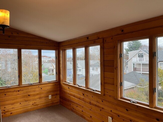 Building Photo - 42 School St