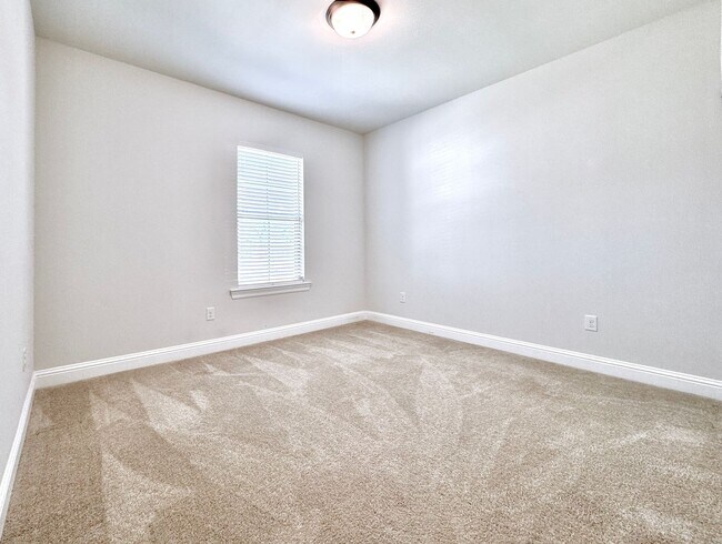 Building Photo - Modern 3BR/2.5BA Home Near LSU - Double Ga...