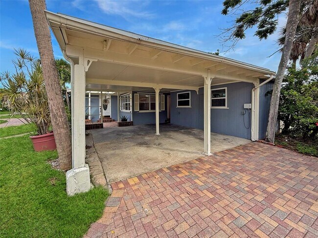 Building Photo - 3903 Belle Vista Dr E