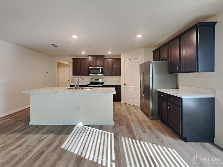 Building Photo - 382 Falcon Ridge Rd