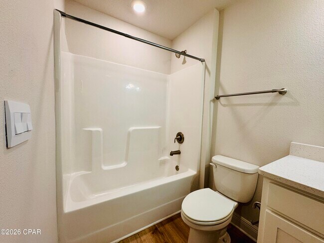 Building Photo - 10 Renea Cv