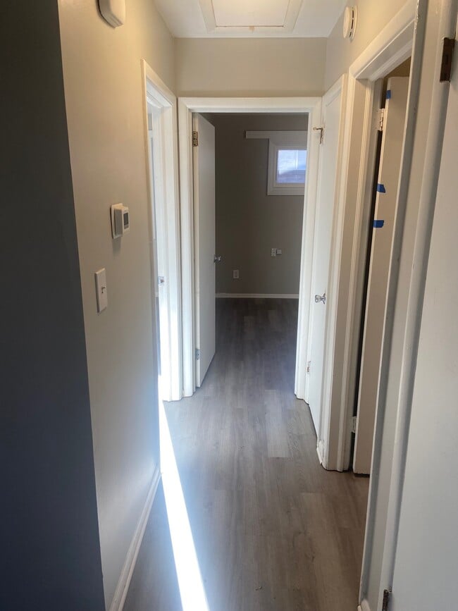 Building Photo - 526 Blendwood Dr