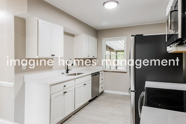 Building Photo - Pet-Friendly 3 Bedroom Home in Madeira