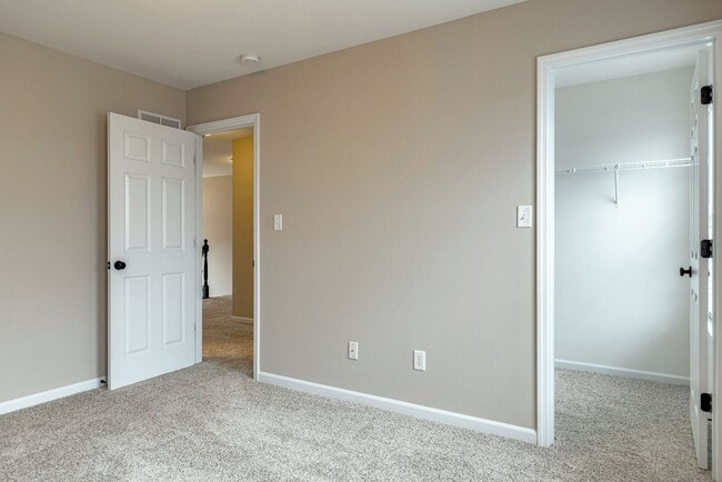 Building Photo - 6016 Blake Thomas Dr