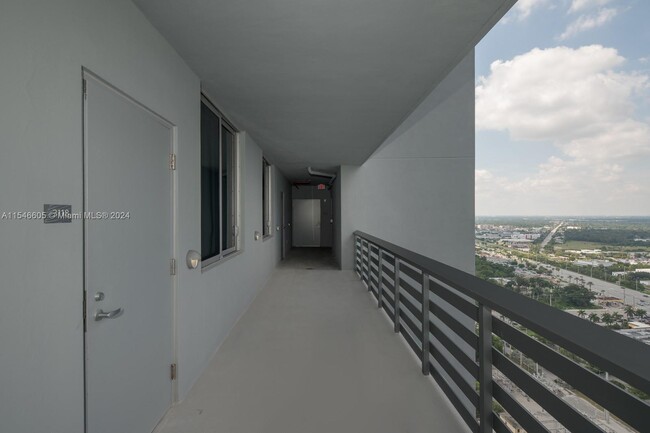 Building Photo - 16385 Biscayne Blvd