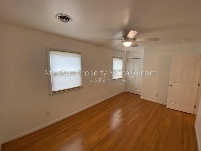 Building Photo - 431 Ridgemore St