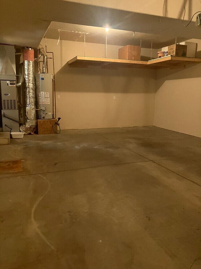 Building Photo - 1302 Kremer-2