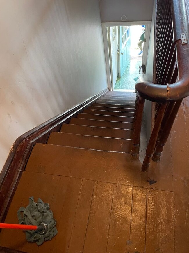 Building Photo - 230 W James St