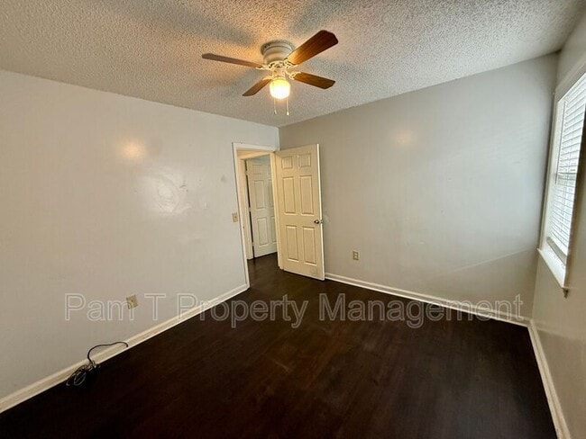 Building Photo - 768 Wolf St