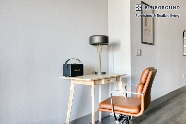 Building Photo - 5100 Wilshire Blvd