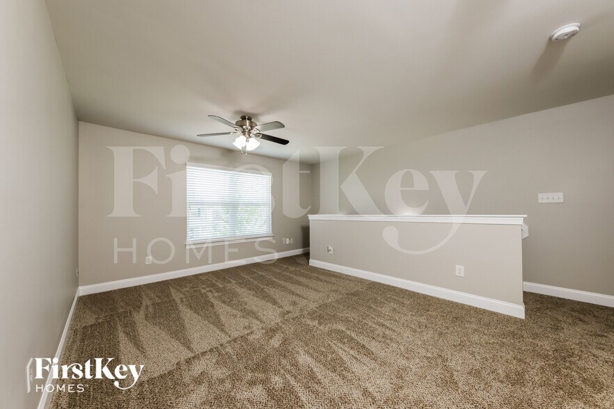 Building Photo - 136 Wintergreen Ct