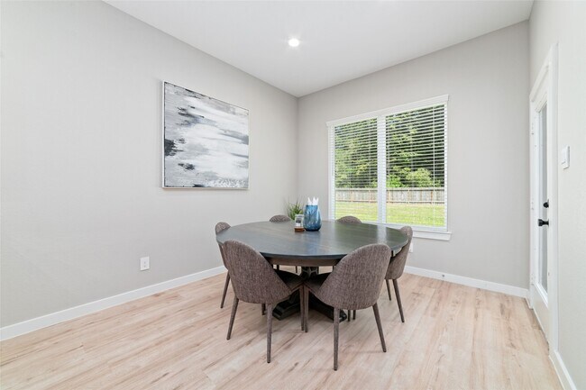 Building Photo - 10332 Rainbow Cove Ln