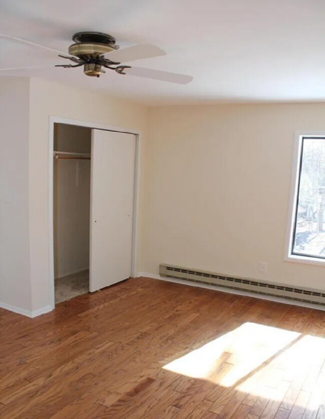 Building Photo - 84 Amberly Dr