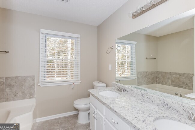 Building Photo - 65 Pine Tree Dr
