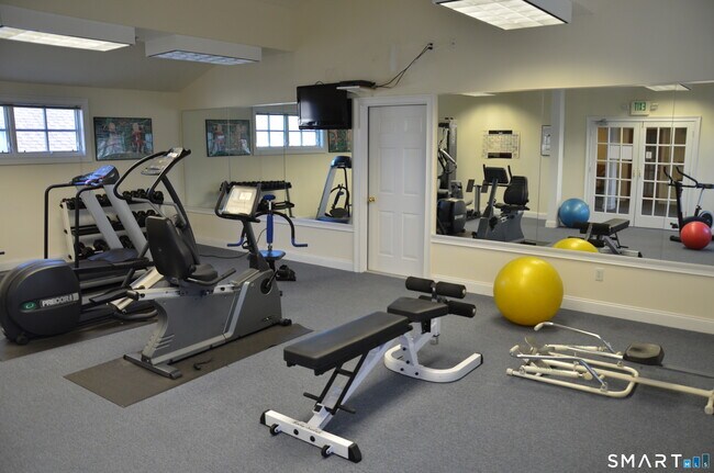 Building Photo - 365 Westport Ave