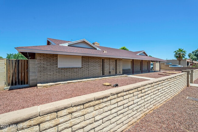 Primary Photo - 5802 W Frier Dr