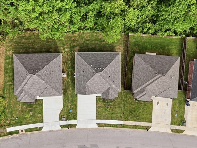 Building Photo - 1313 Valley Dr
