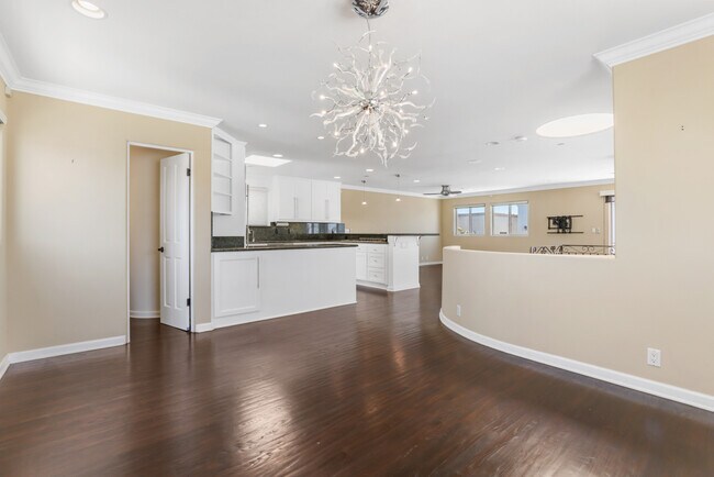 Building Photo - 209 Crest Dr