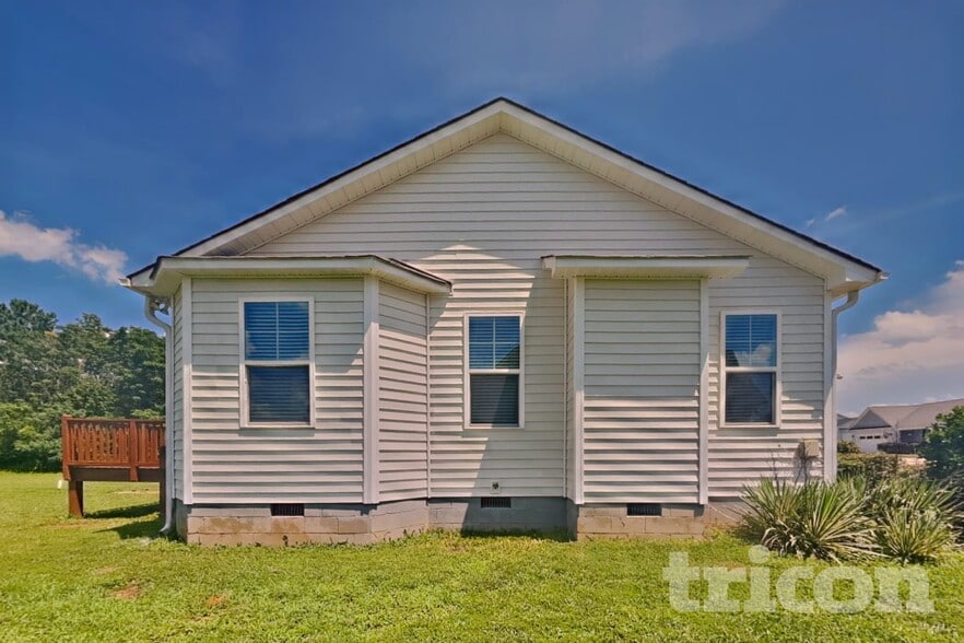 Building Photo - 85 Arrow Ln