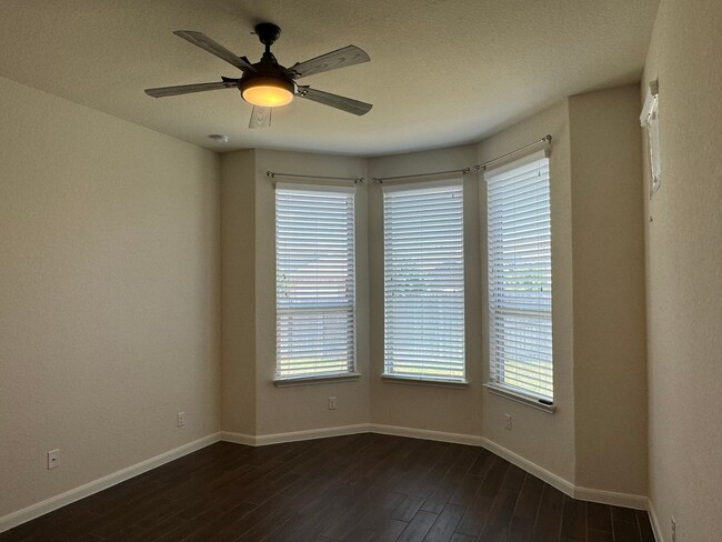 Building Photo - Stunning Rental Home in Gated Wortham Oaks...
