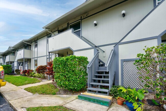 Building Photo - 8291 SE Croft Cir