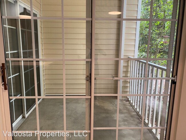 Building Photo - 2502B Jerry Jones Dr