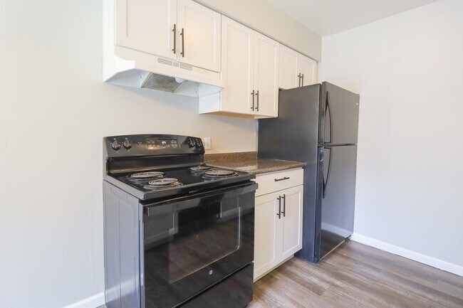 Building Photo - 2 Bed | 1 Bath Condo in Central Tulsa!