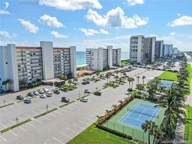 Building Photo - 9400 S Ocean Dr