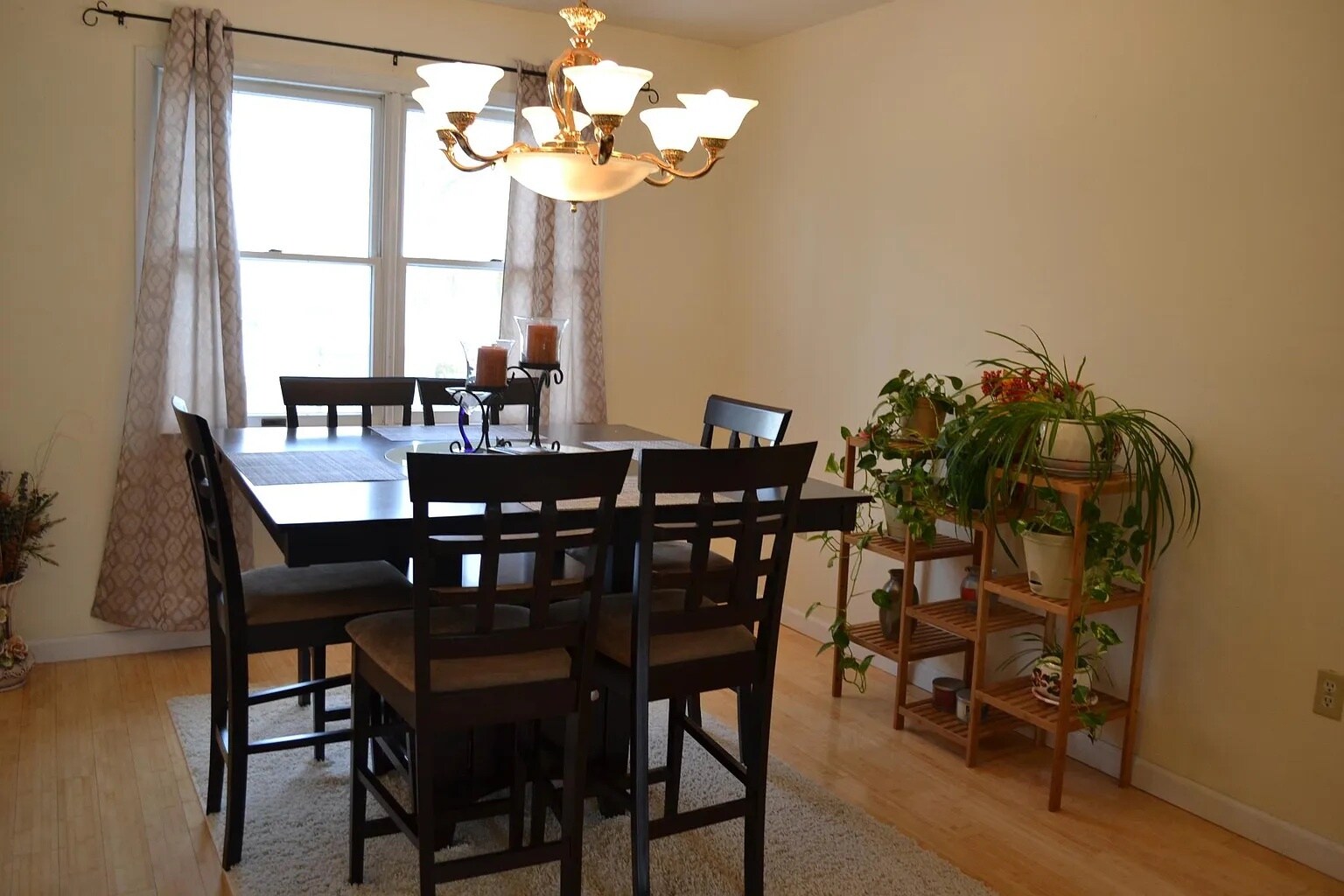 Dinning room - 216 Christopher Ave